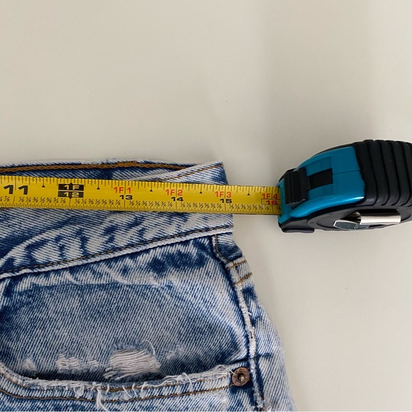 Vintage Acid Wash Levi 501 Denim Shorts - Picture 10 of 11